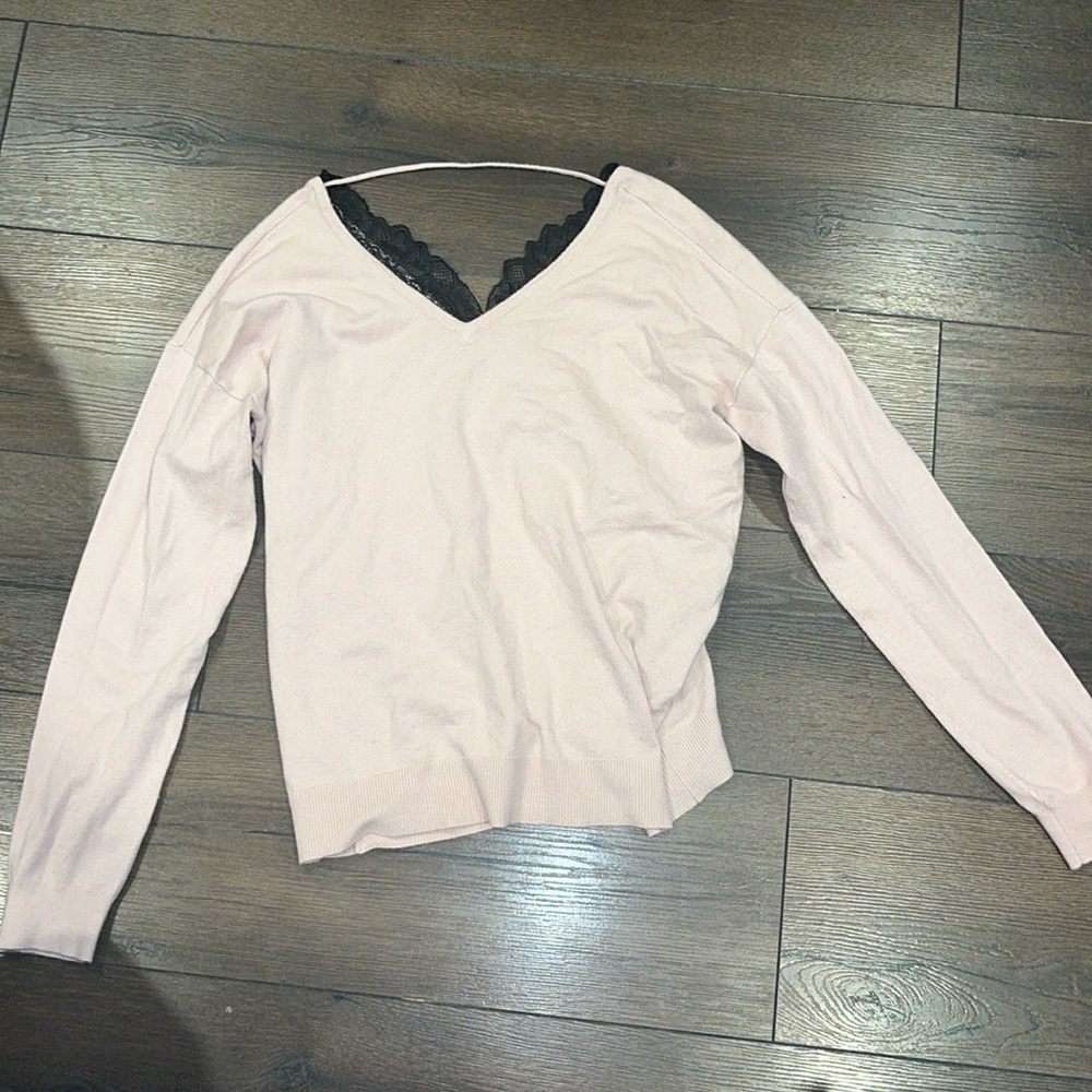 Women’s light pink top